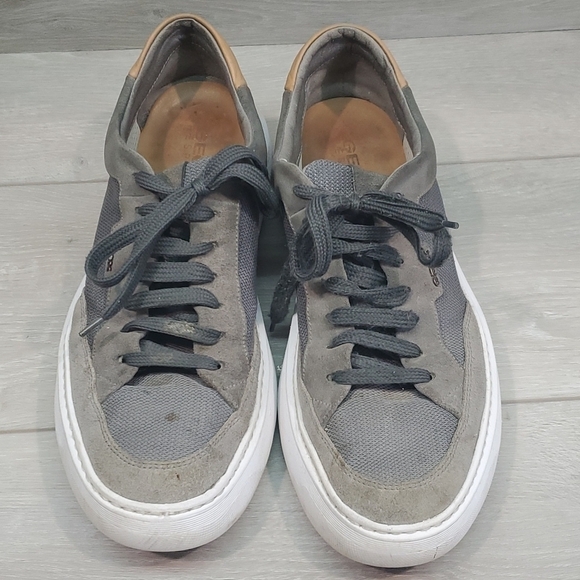 Athletic_Shoes
